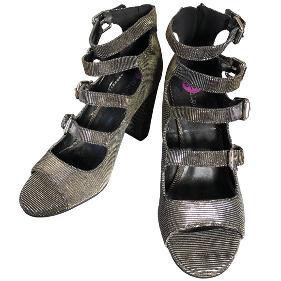 Indigo Rd. “Irbarian” Metallic gladiator heel - Picture 7 of 15